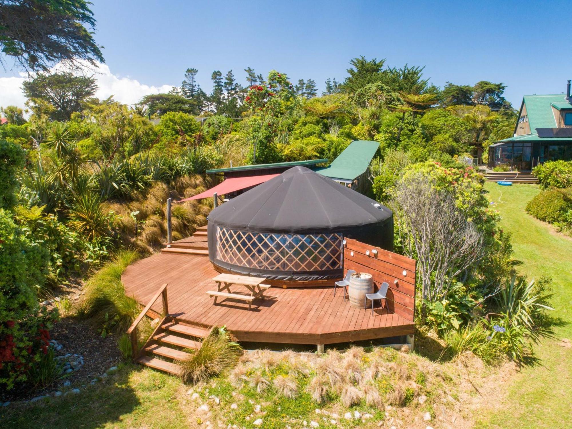 The Hole In The Rock Yurt Hotel Cape Foulwind Exterior foto